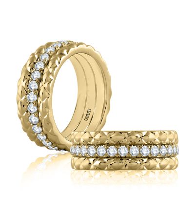 Quilted eternity ring with diamonds in the center