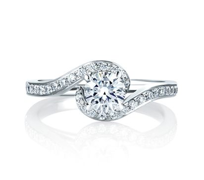 Engagement Ring with a Delicate Twist