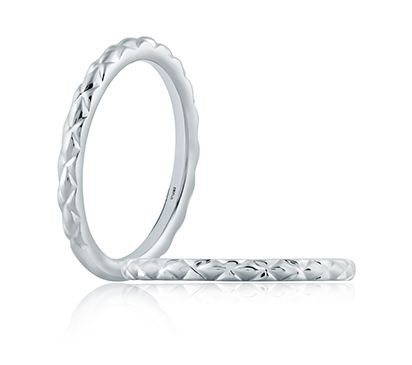 Delicate Outer Quilt Wedding Band