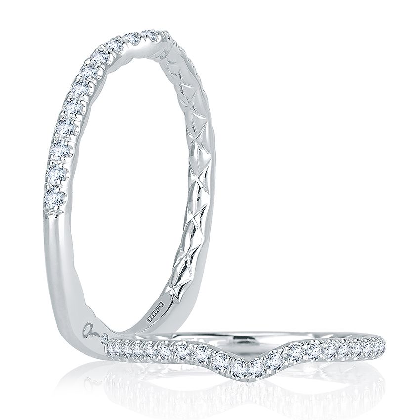 Delicate Quilted Anniversary Band