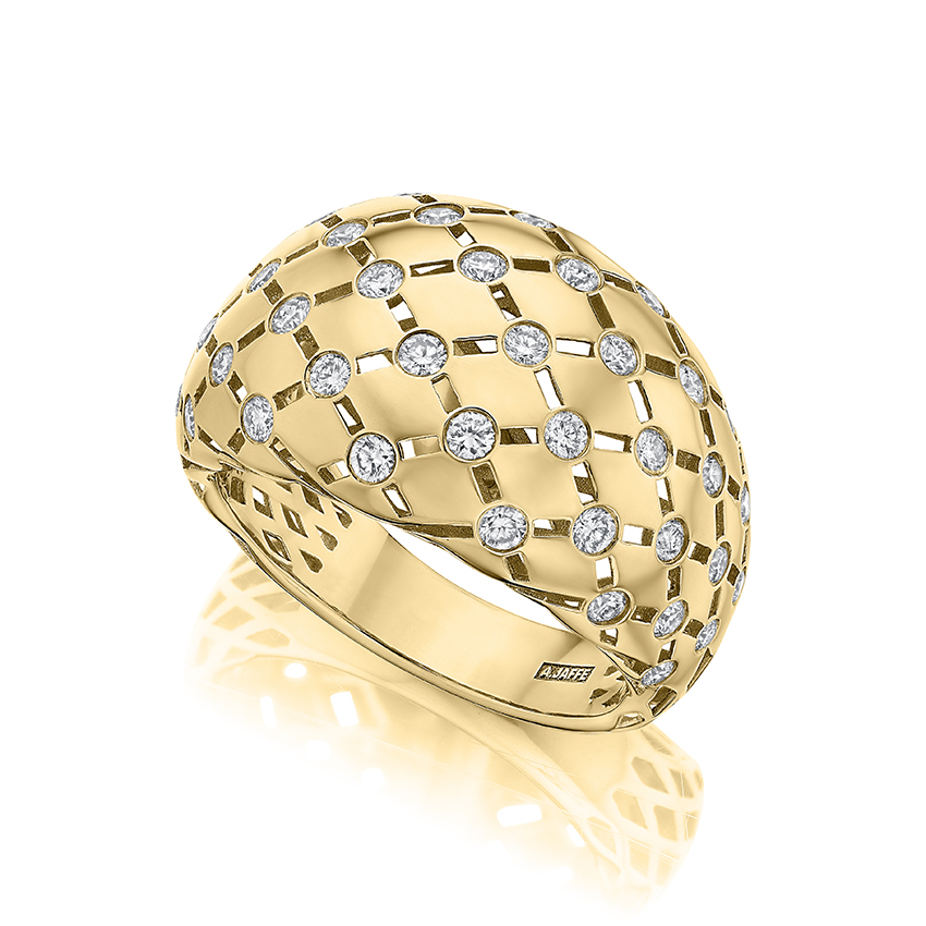 Quilted ring with diamonds