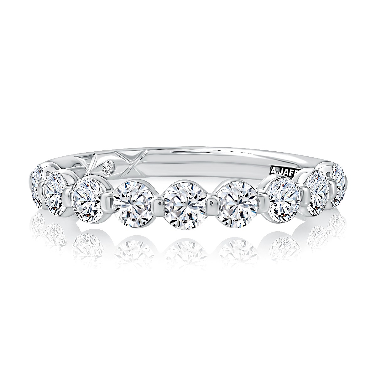 Sparkling Single Shared Halway Diamond Band