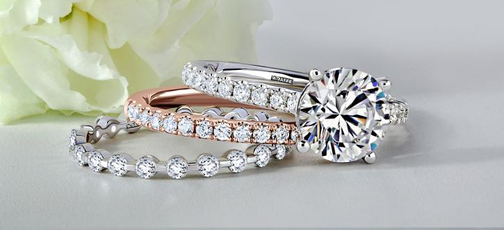 Your Complete Guide to Buying a Wedding Band for Her